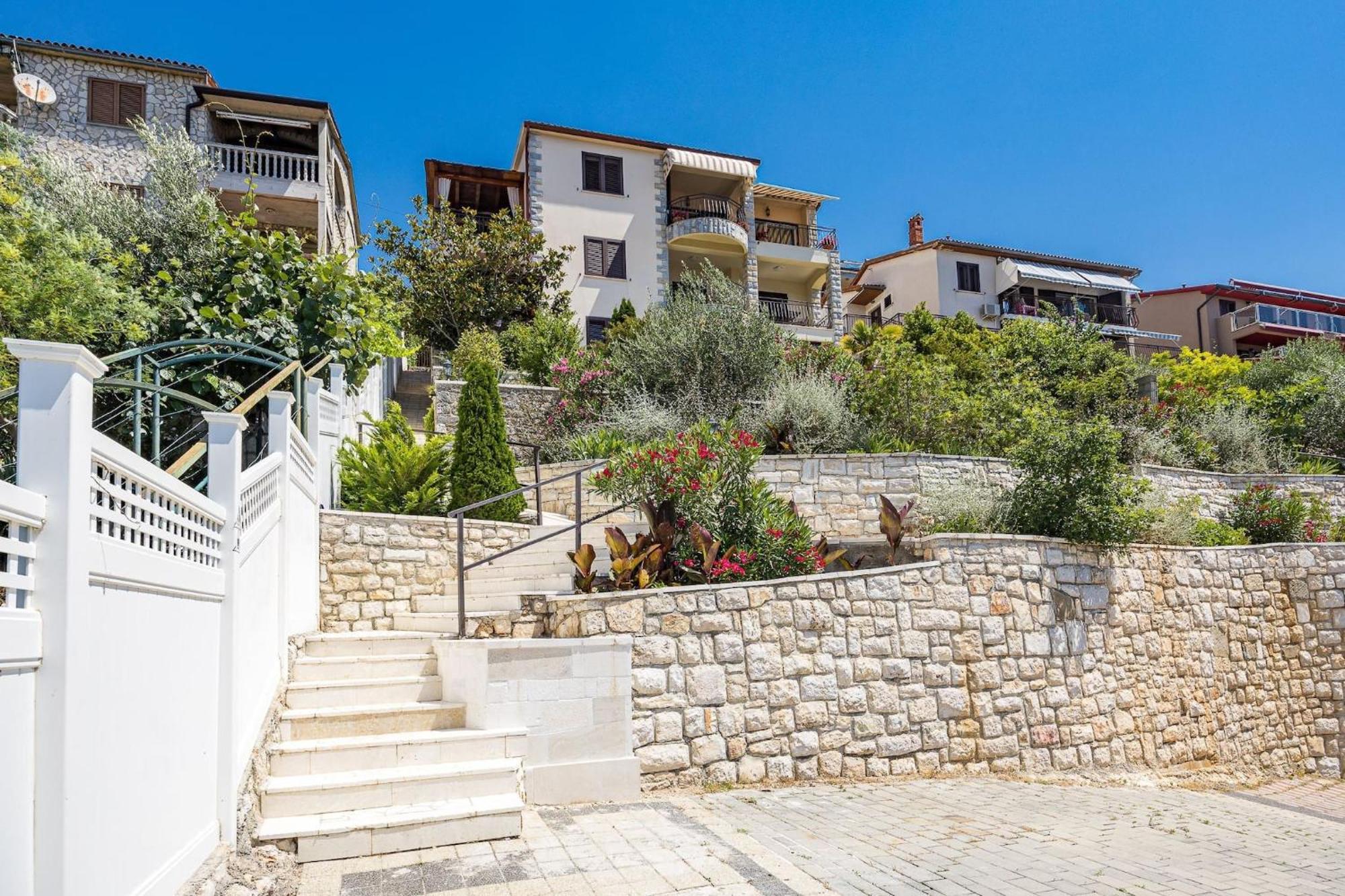Apartments Lady M Rabac Esterno foto