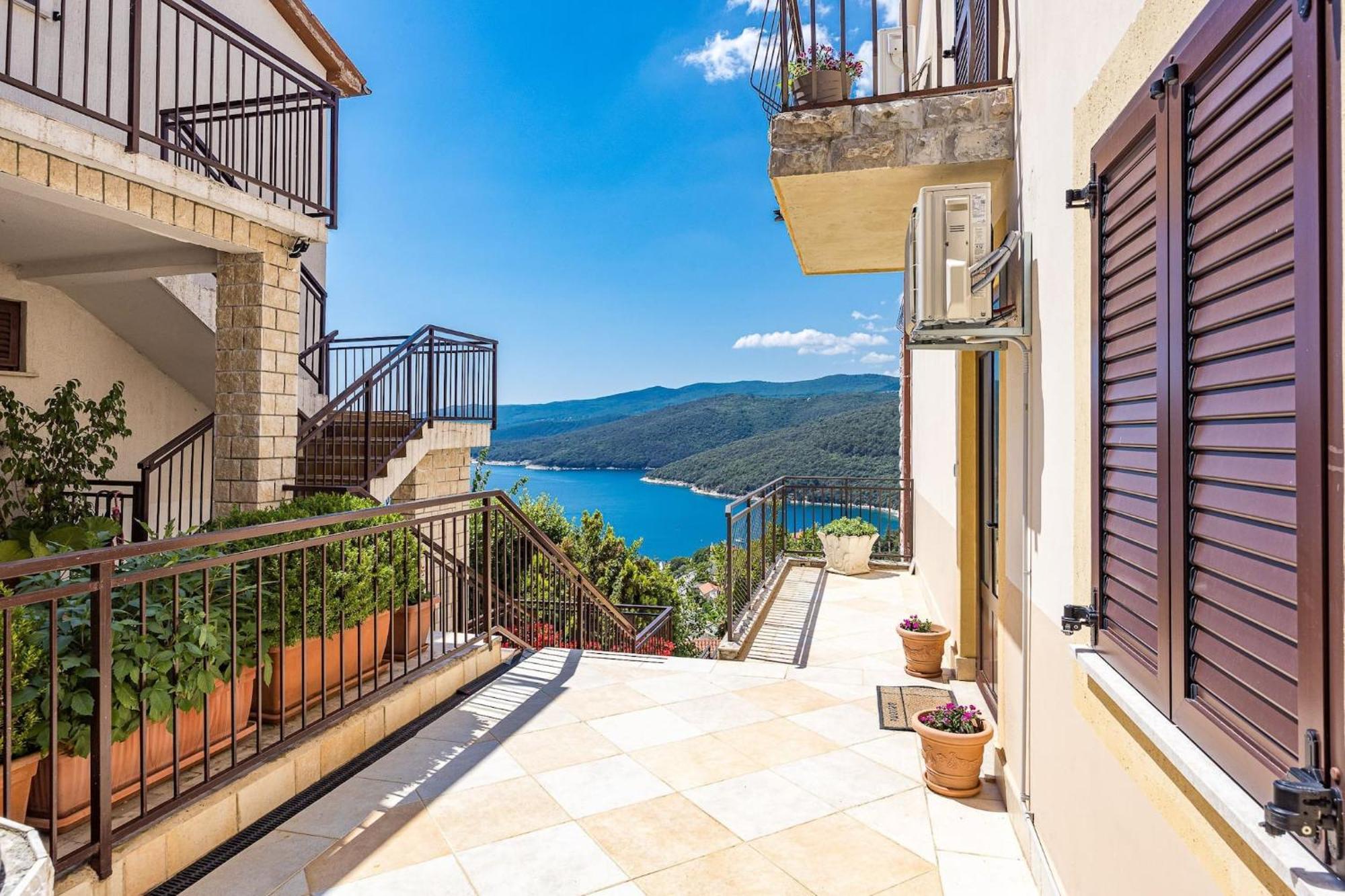 Apartments Lady M Rabac Esterno foto