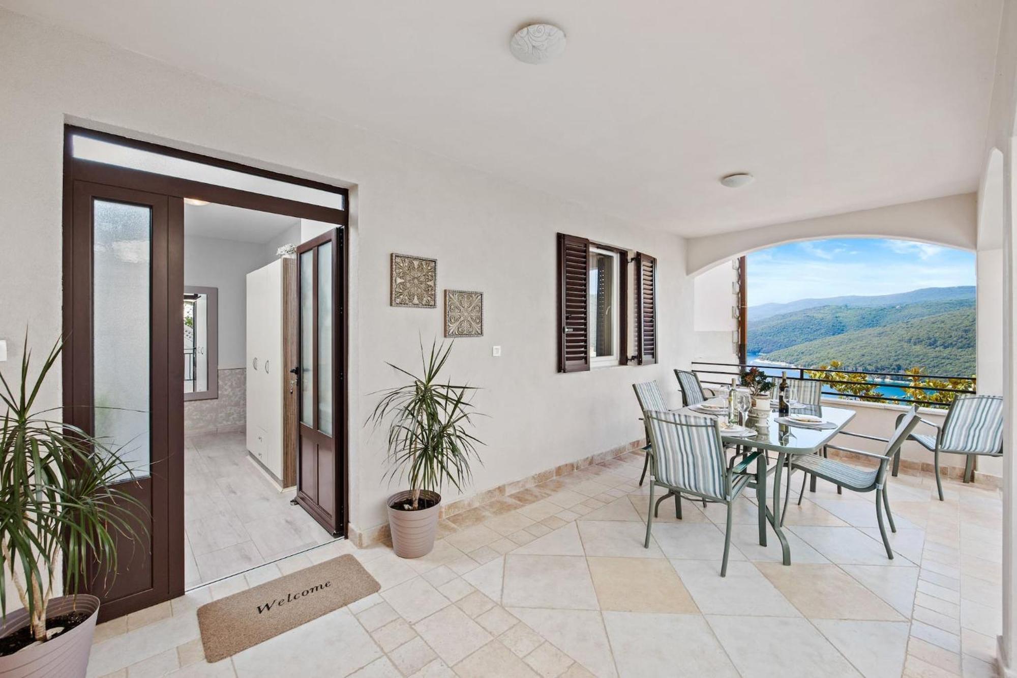 Apartments Lady M Rabac Esterno foto