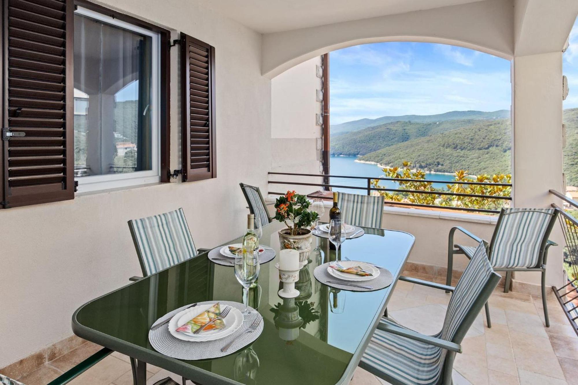 Apartments Lady M Rabac Esterno foto